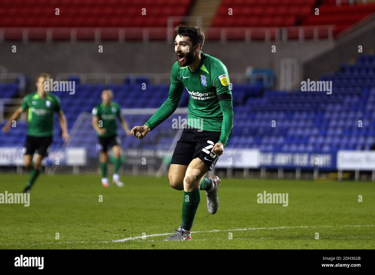 Reading, Royaume-Uni. 09e décembre 2020. Jon Toral, de Birmingham City, fête ses célébrations après avoir obtenu le premier but de son équipe. EFL Skybet Championship Match, Reading v Birmingham City au Madejski Stadium à Reading le mercredi 9 décembre 2020. Cette image ne peut être utilisée qu'à des fins éditoriales. Utilisation éditoriale uniquement, licence requise pour une utilisation commerciale. Aucune utilisation dans les Paris, les jeux ou les publications d'un seul club/ligue/joueur. photo par Steffan Bowen/Andrew Orchard sports photographie/Alay Live news crédit: Andrew Orchard sports photographie/Alay Live News Banque D'Images