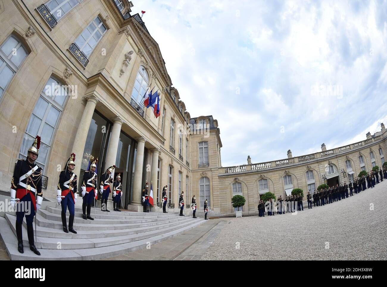 Vue extérieure de l'Elysée à Paris, France, le 6 juillet 2017. Photo de Christian Liewig/ABACAPRESS.COM Banque D'Images
