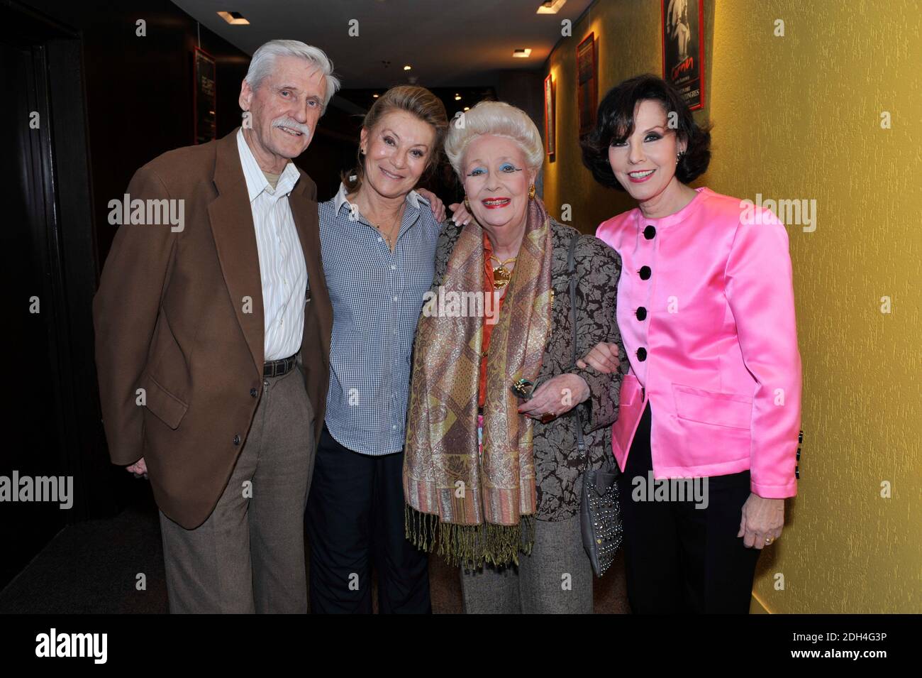 Edward Meeks, Sheila, Jacqueline Monsigny et Denise Fabre - Tournee Age Tendre et Tetes de Bois saison 5 au Palais des Congrès a Paris, France, le 16 janvier 2011. Jacqueline Monsigny, romancière et animatrice télé, est décée elle l'est à l'étage de 86 ans. Photo par APS-Medias/ABACAPRESS.COM Banque D'Images