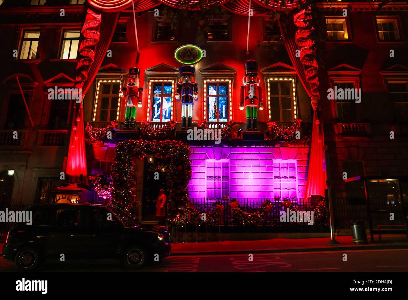 Londres, Royaume-Uni. 09 décembre 2020. Annabel's - décorations de Noël devant le Club des membres privés de Mayfair. Crédit: Waldemar Sikora Banque D'Images