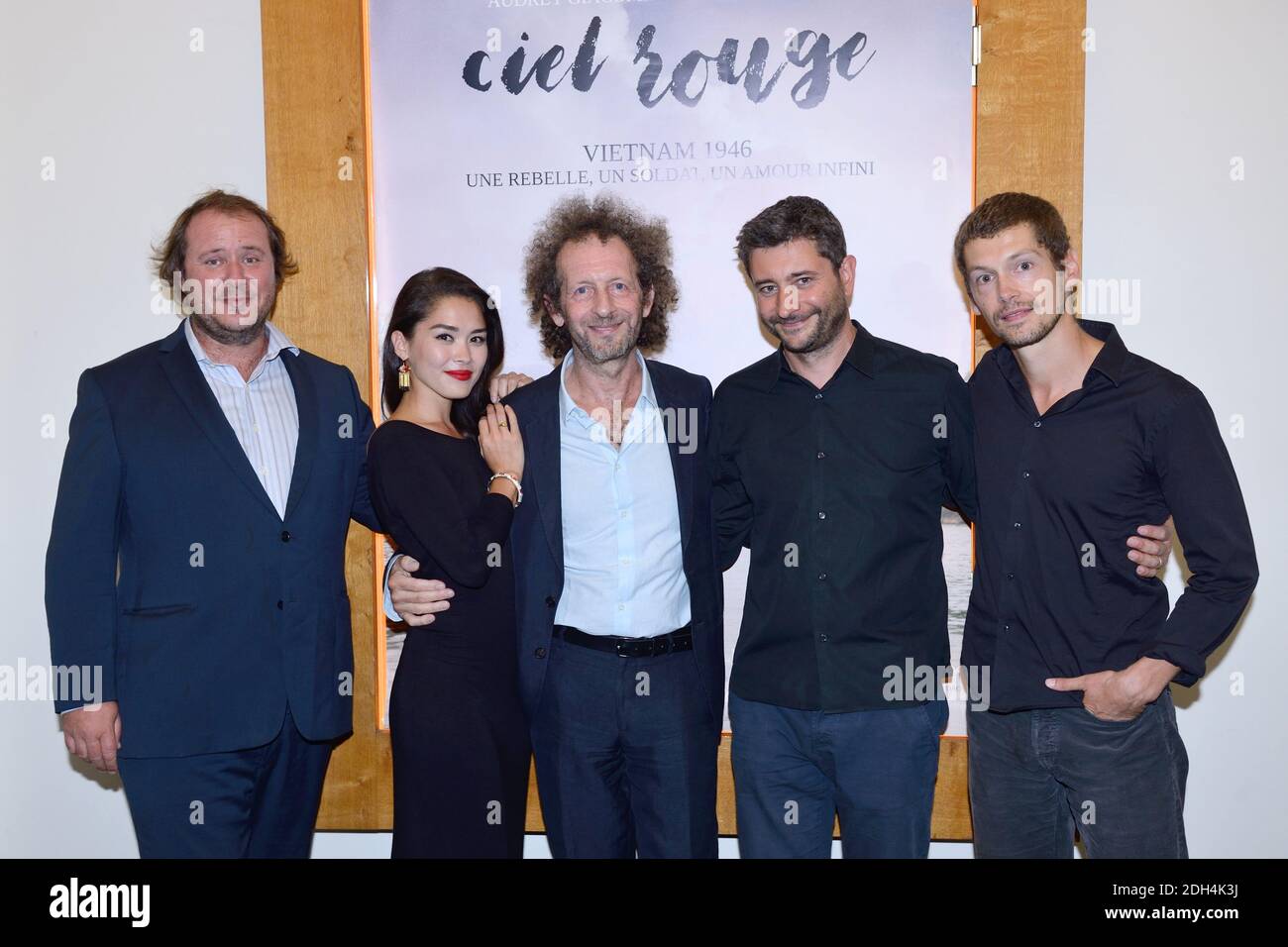 Mathieu Ripka, Audrey Giacomini, Olivier Lorelle, Edouard Mauriat et Cyril Descours assistent à la première du film ciel Rouge au cinéma l'Arlequin a Paris, France le 23 Aout 2017. Photo d'Aurore Marechal/ABACAPRESS.COM Banque D'Images