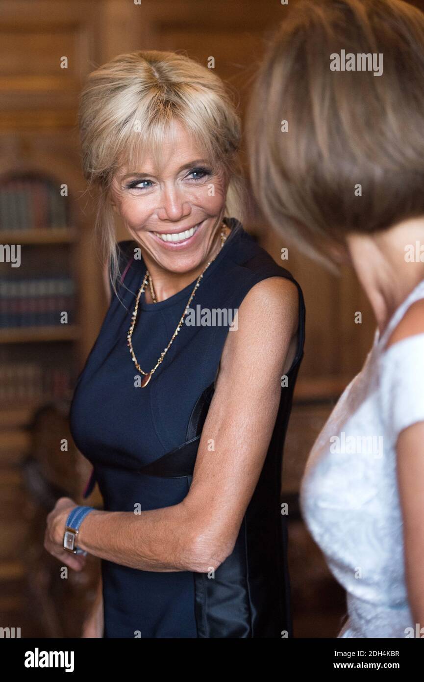 Portrait de l'épouse du Président français Brigitte Macron lors d'une visite avec l'épouse du Président roumain Carmen Iohannis à Bucarest le 24 août 2017. Photo par Eliot Blondt/ABACAPRESS.COM Banque D'Images