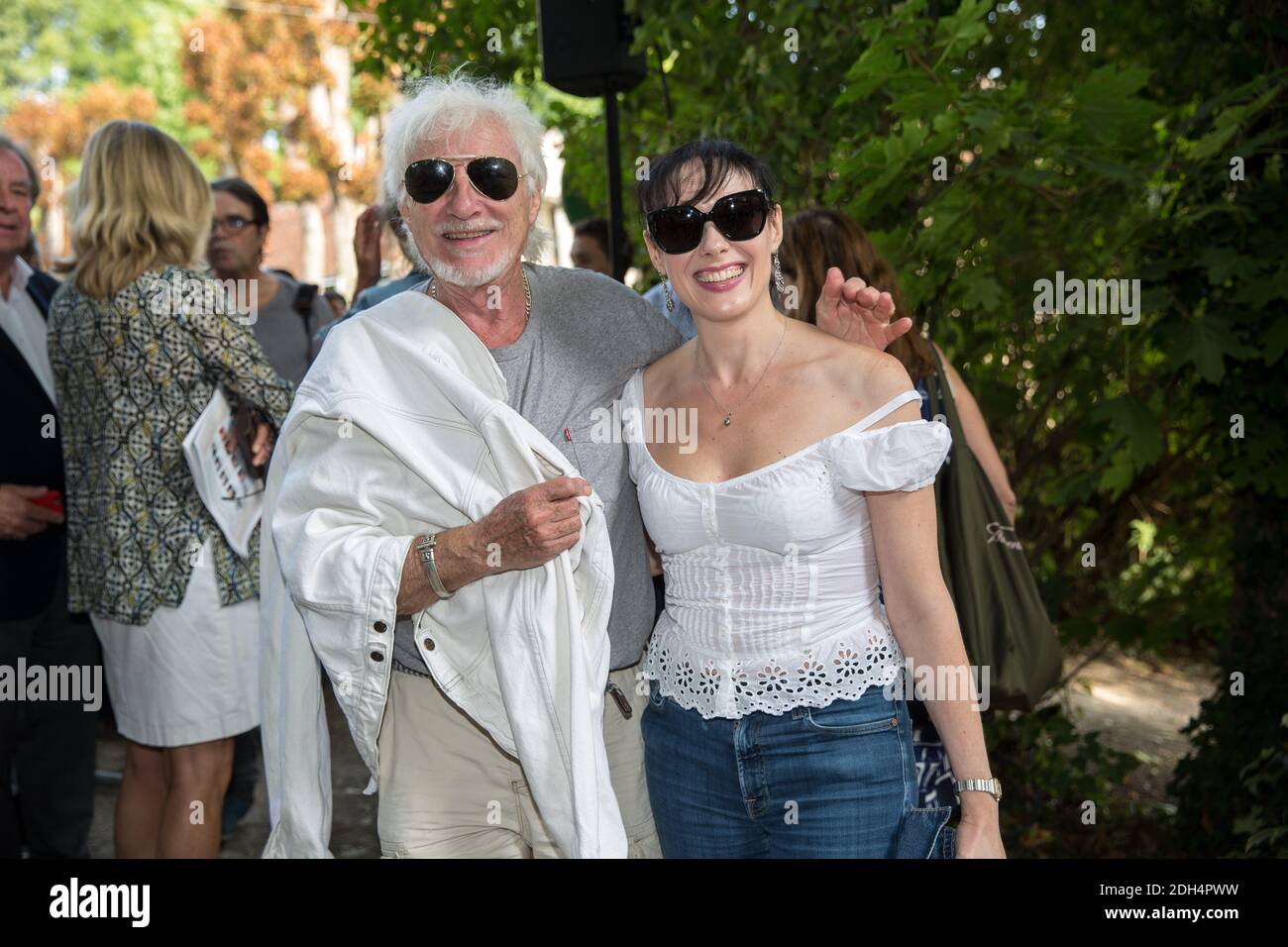 Hugues Aufray et Murielle Megevand assistent