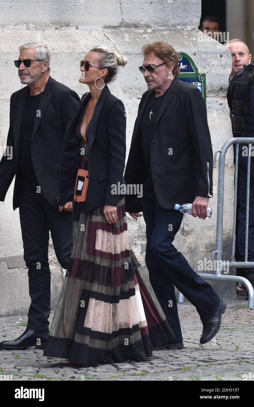 Johnny Hallyday et sa femme Laeticia assistaient à la cérémonie funéraire de l'actrice française Mireille Darc à l'église Saint-Sulpice à Paris, le 1er septembre 2017. Photo par Berzane-WytersABACAPRESS.COM Banque D'Images