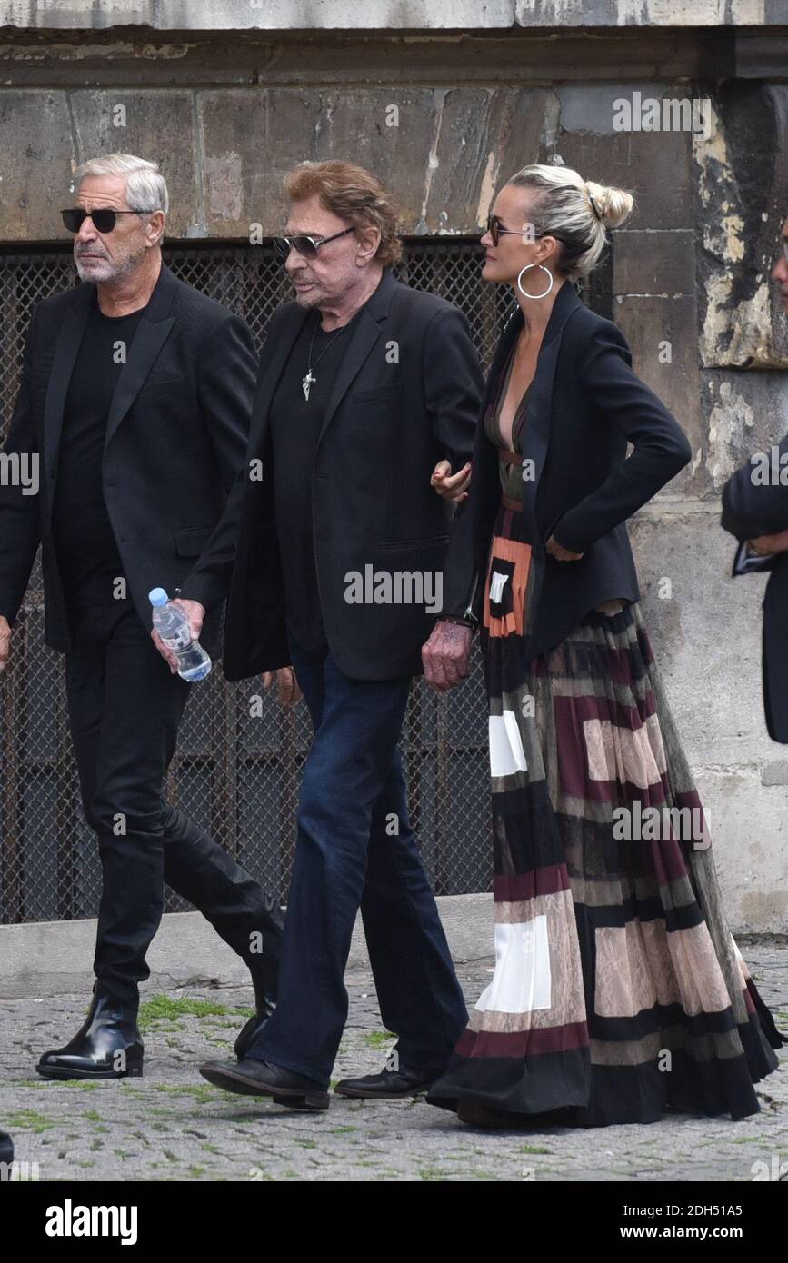 Johnny Hallyday et sa femme Laeticia assistaient à la cérémonie funéraire de l'actrice française Mireille Darc à l'église Saint-Sulpice à Paris, le 1er septembre 2017. Photo par Berzane-WytersABACAPRESS.COM Banque D'Images