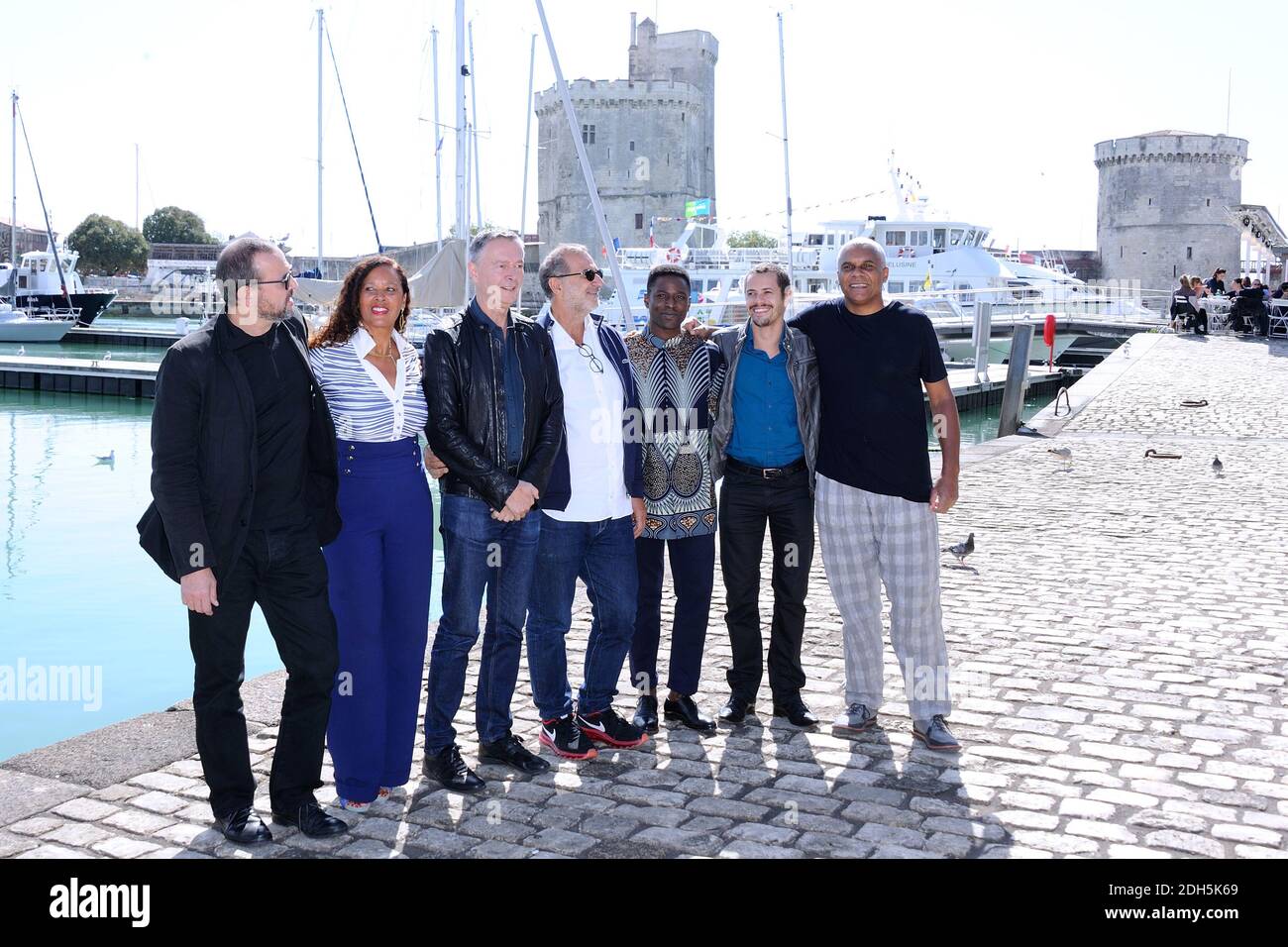 Yann Gael, Ambroise Michel, Sandro Agenor, Armand Amar, Christian Faure et France Zobda assistent un photocall pour le film le Reve Francais lors du 3eme jour du 19e Festival de la fiction TV francophone de la Rochelle a la Rochelle, France le 15 septembre 2017. Photo d'Aurore Marechal/ABACAPRESS.COM Banque D'Images