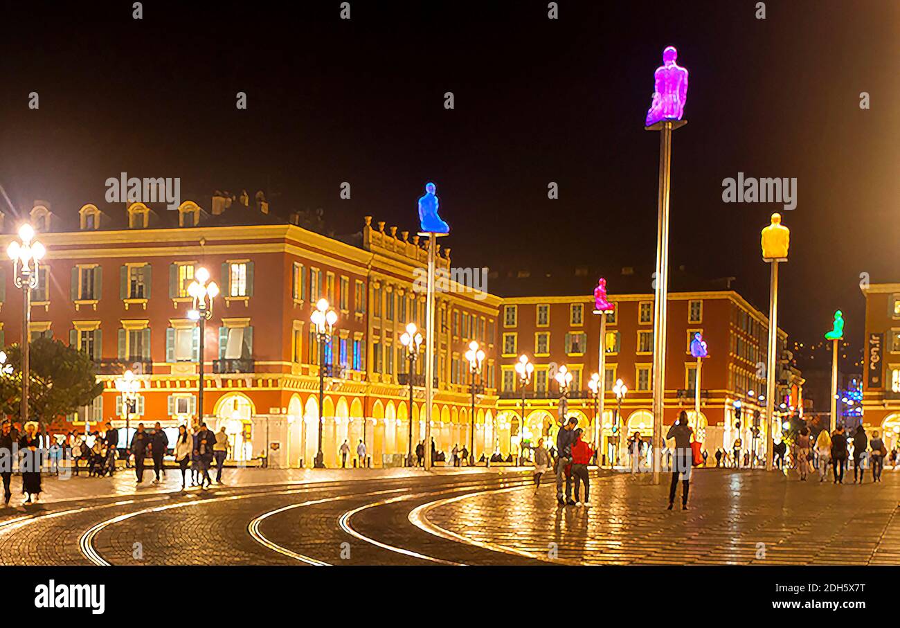 Place Masséna la nuit dans le centre de Nice, France Banque D'Images