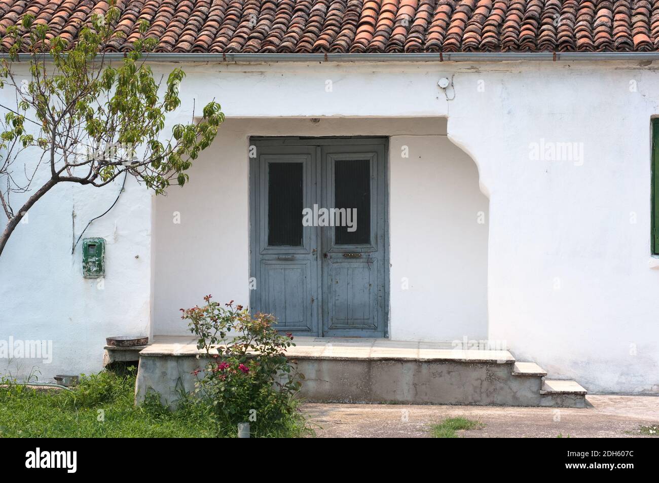 Porte orientale d'une façade rurale dans le centre de l'Anatolie, Turquie Banque D'Images