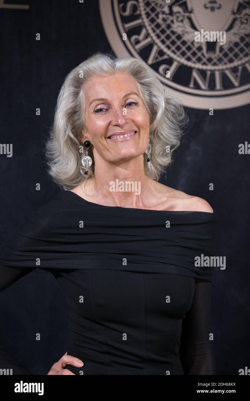 Catherine Loewe participe à l'événement l'Oréal Paris X Balmain dans le  cadre de la semaine de la mode de Paris vêtements pour femmes Printemps/été  2018 à Paris, France, septembre 28 2017. Photo