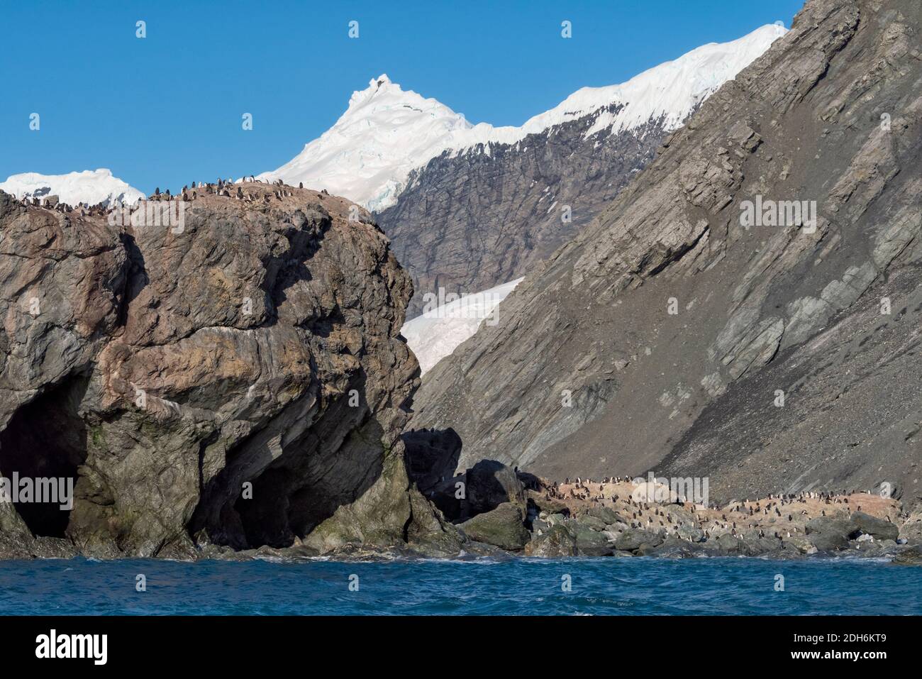 Abri de grotte où l'équipage de Shackleton a survécu, point Wild, Elephant Island, Antarctique Banque D'Images