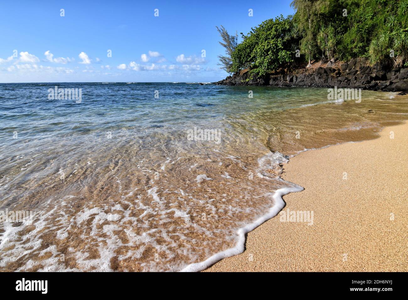 Plage de Hideaway à Kauai, Hawaï Banque D'Images