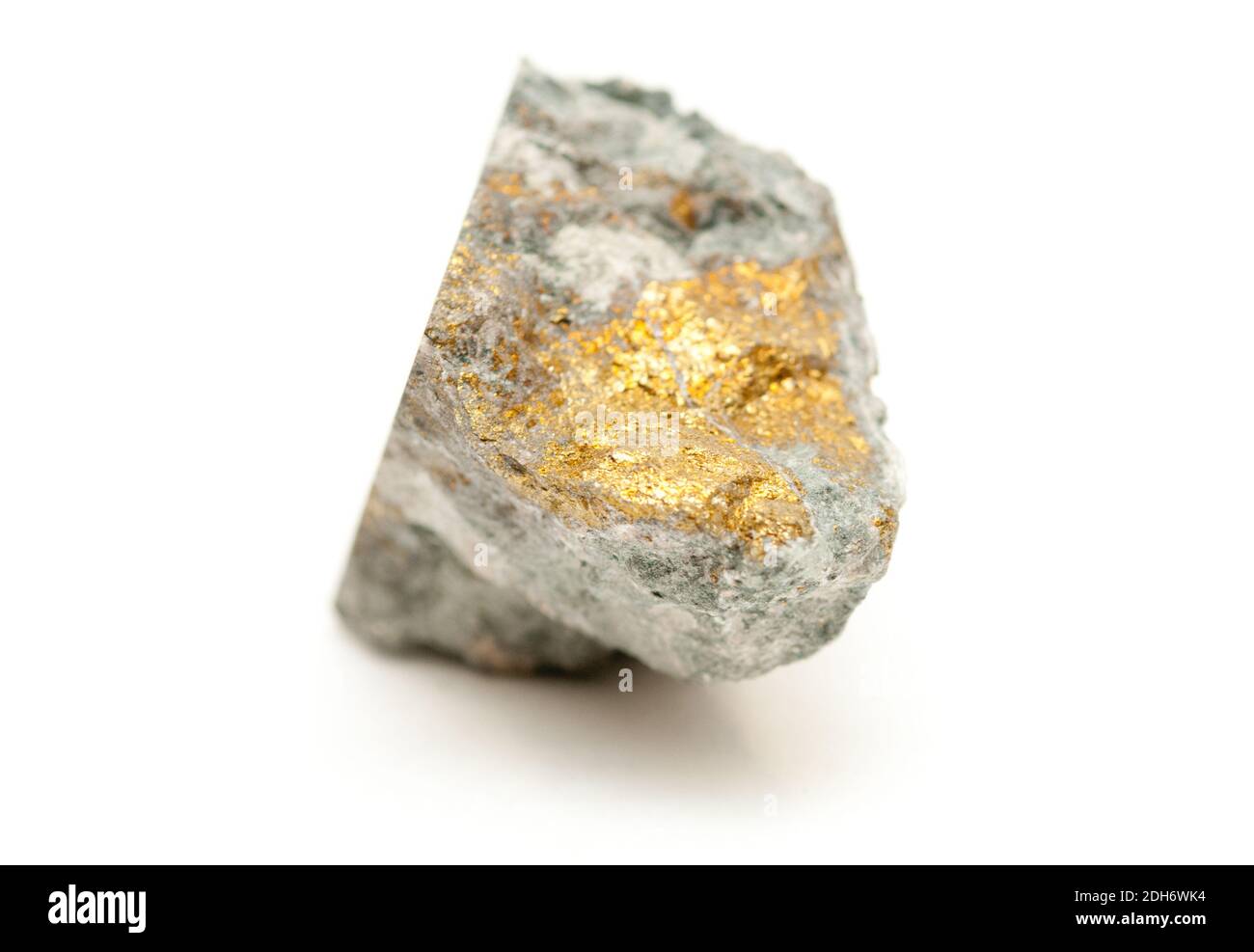 échantillon minéral de chalcopyrite et or et cuivre avec pyrite Banque D'Images