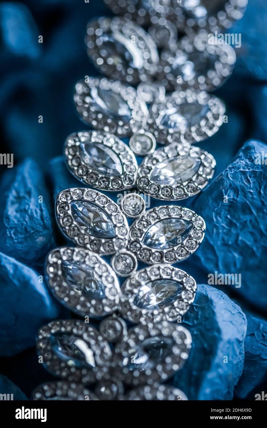 Bracelet diamant de luxe, bijoux et marque de mode Photo Stock - Alamy