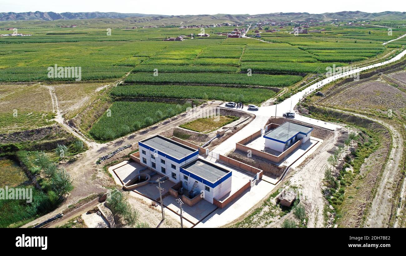 Yinchuan. 6 septembre 2018. La photo aérienne prise le 6 septembre 2018 montre la station de pompage de Matang dans le canton de Hanjiaoshui, comté de Zhongning, dans la région autonome de Ningxia hui, dans le nord-ouest de la Chine. Crédit: Wang Peng/Xinhua/Alay Live News Banque D'Images