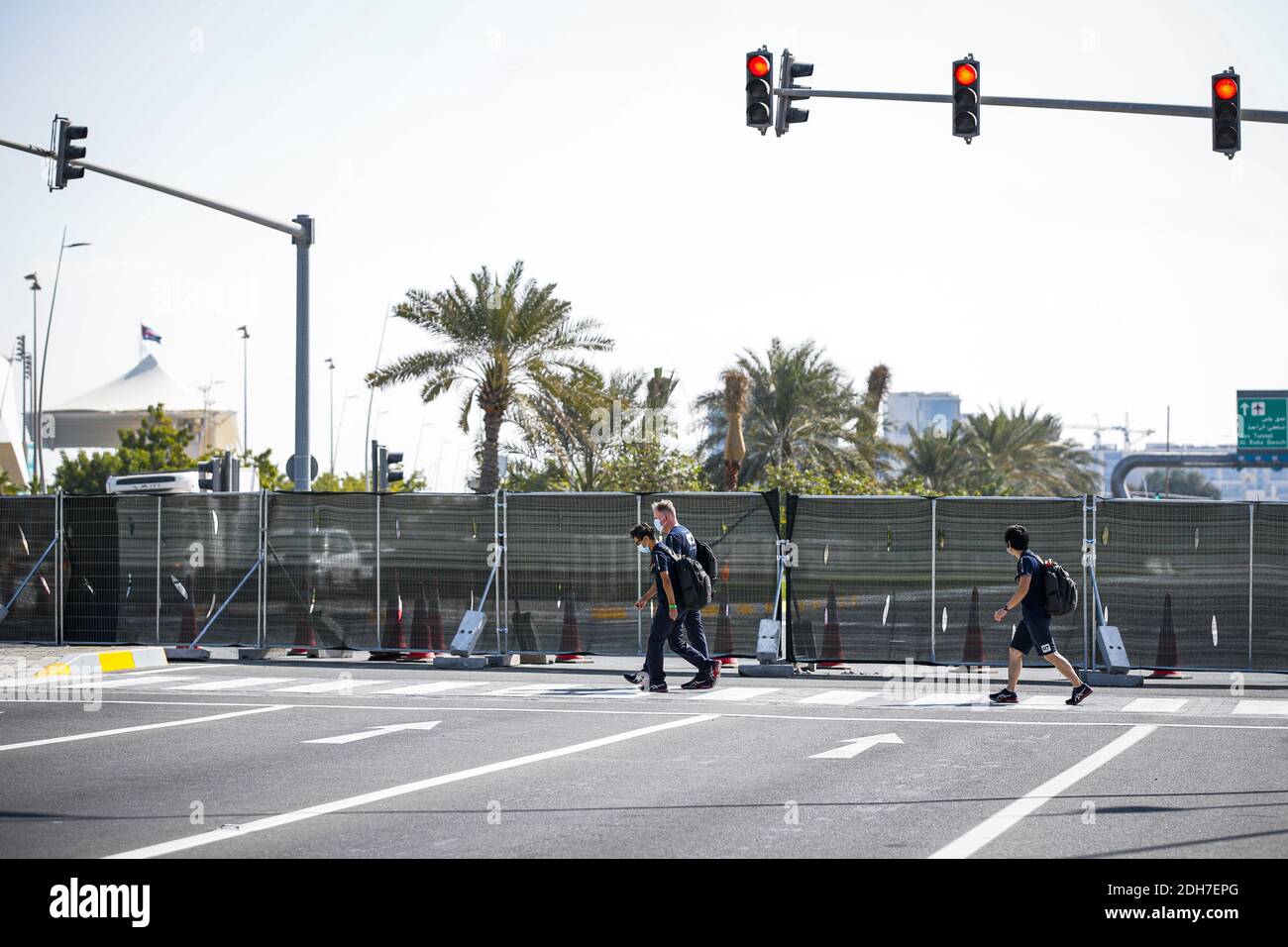 Abu Dhabi, Émirats arabes Unis. 10 décembre 2020. Abu Dhabi, Émirats arabes Unis. 10 décembre 2020. Fermeture de la route autour de la piste dans la configuration de la biosphère de F1 pour le week-end afin d'éviter que le personnel de F1 ne se mêle à la population pendant le Grand Prix 2020 d'Etihad Airways Abu Dhabi de Formule 1, du 11 au 13 décembre 2020 sur le circuit Yas Marina, À Abu Dhabi - photo Florent Gooden / DPPI / LM crédit: Paola Benini / Alay Live News Banque D'Images