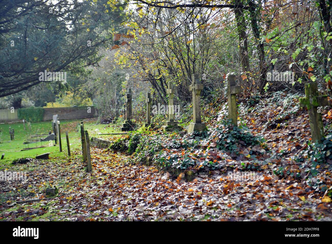 GV of St. Michael's Church, Church Street, Betchworth, présenté dans four Weddings and a Funeral, jeudi 12 novembre 2020. Banque D'Images