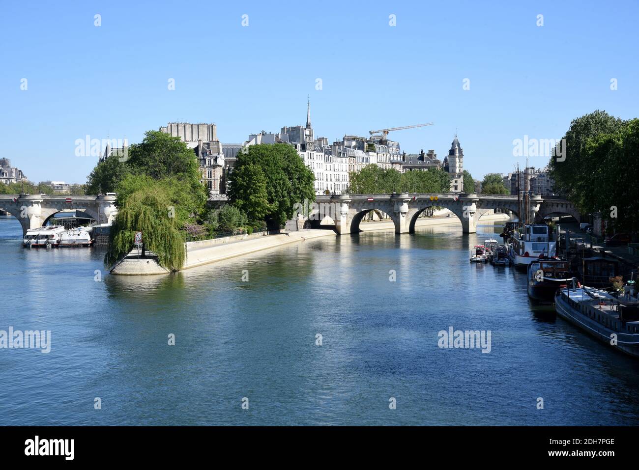 Paris (France) : île fluviale naturelle « ile de la Cité » vue depuis le pont « Pont des Arts » Banque D'Images