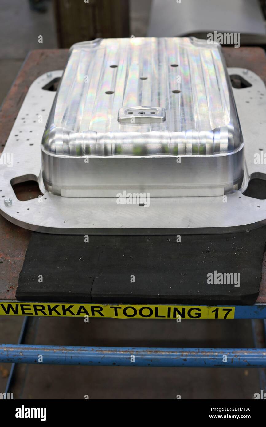 Samsonite crée l'outil de moulage en aluminium pour la fabrication de valises sur le site de production de Samsonite à Oudenaarde, Belgique . Banque D'Images