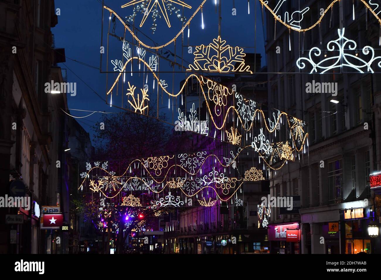 Les lumières de Noël de Birmingham sont allumées pour la prochaine saison de fête à New Street et Victoria Square, le jeudi 12 novembre 2020. Banque D'Images