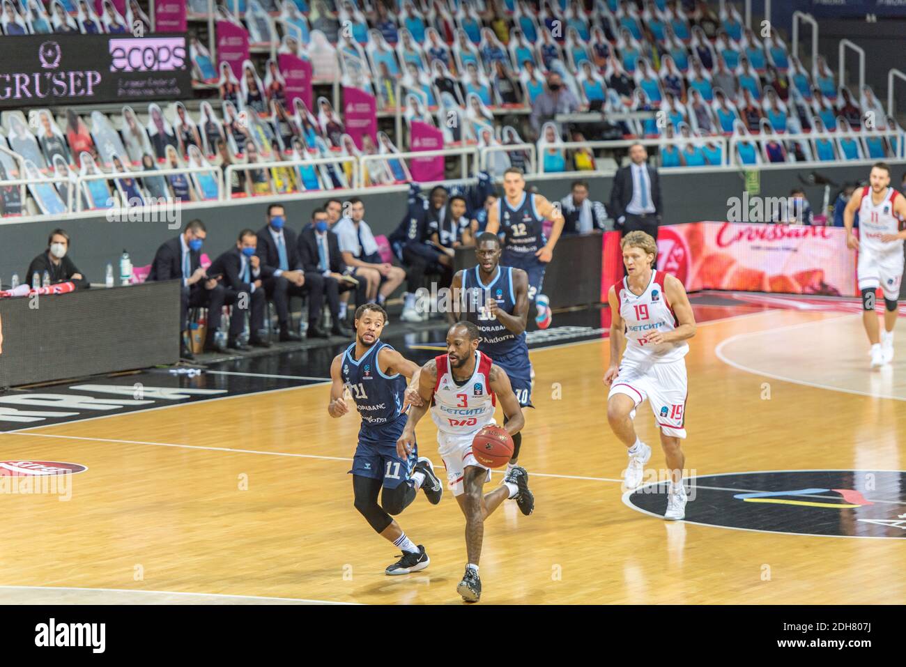 Andorre la Vella, Andorre: 2020 décembre 9: Joueurs en action sur Eurocup Game à Morabanc Andorre 100 vs 106 Lokomotiv Kuban en Andorre. Banque D'Images