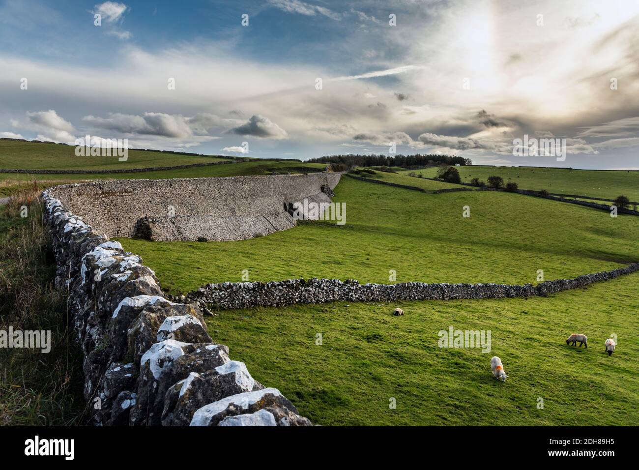 Le sentier High Peak Trail à Minninglow, parc national Peak District, Derbyshire Banque D'Images