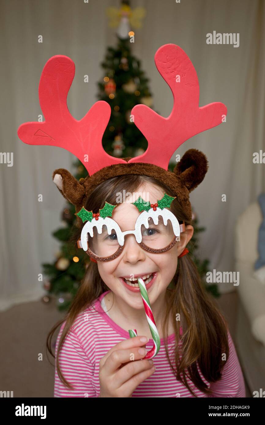 Jeune fille avec costume de Noël Banque D'Images