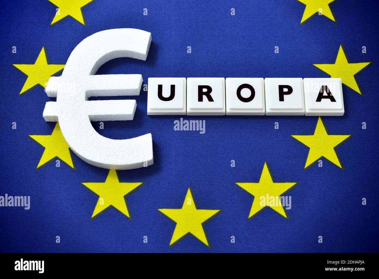 Eurozeichen auf eu-Fahne, eu-Haushalt Banque D'Images