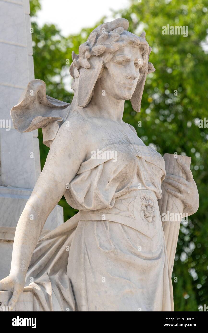 Lady Freedom ou Liberty (symbole ou concept) dans le monument à Calixto Garcia à Holguin, Cuba Banque D'Images