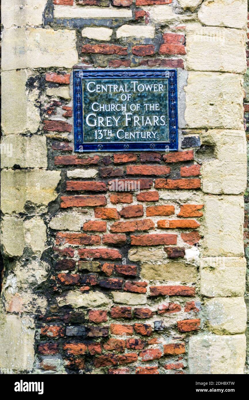 Plaque sur la classe I de la Greyfriars Tower, King's Lynn. Banque D'Images