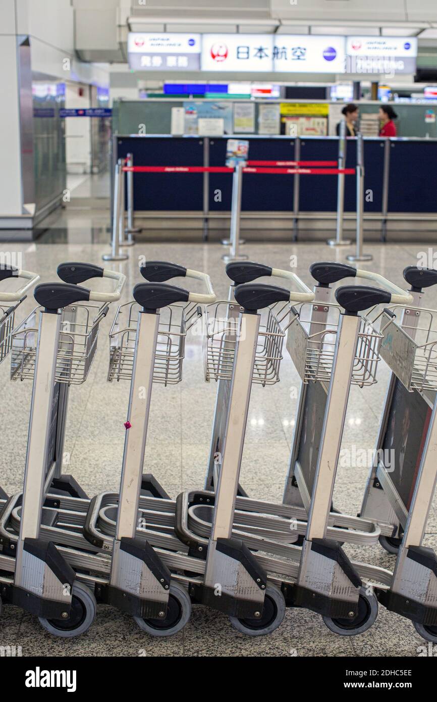 La Chine, Hong Kong, l'Aéroport International de Hong Kong des chariots à bagages, Banque D'Images