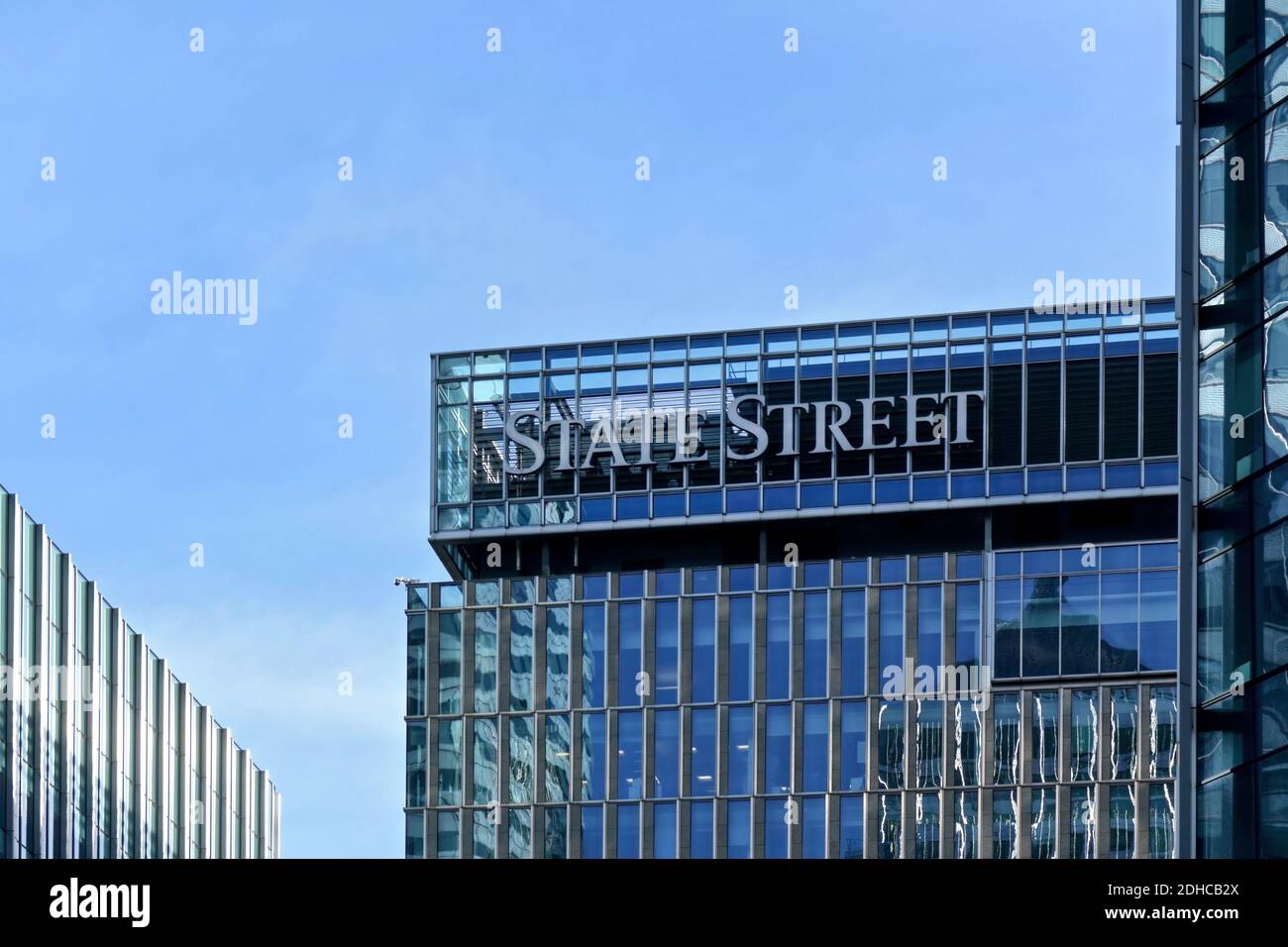 Londres, Royaume-Uni - 03 février 2019 : logo de la banque State Street Corporation sur leurs succursales britanniques au 20 Churchill place, Canary Wharf. Il Banque D'Images Londres, Royaume-Uni - 03 février 2019 : logo de la banque State Street Corporation sur leurs succursales britanniques au 20 Churchill place, Canary Wharf. Il Banque D'Images
