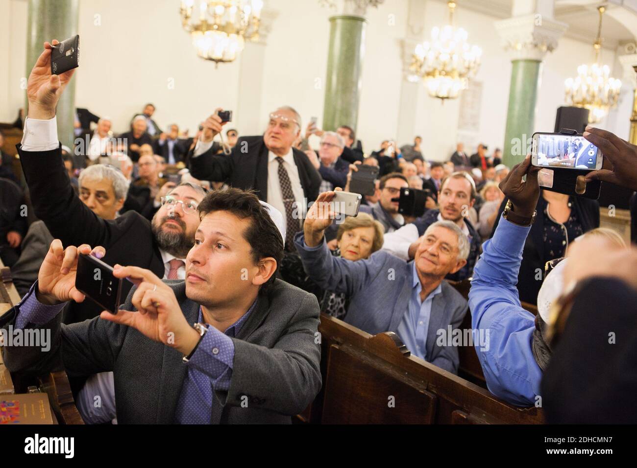 Le Premier ministre français Edouard Philippe célèbre la nouvelle année ...
