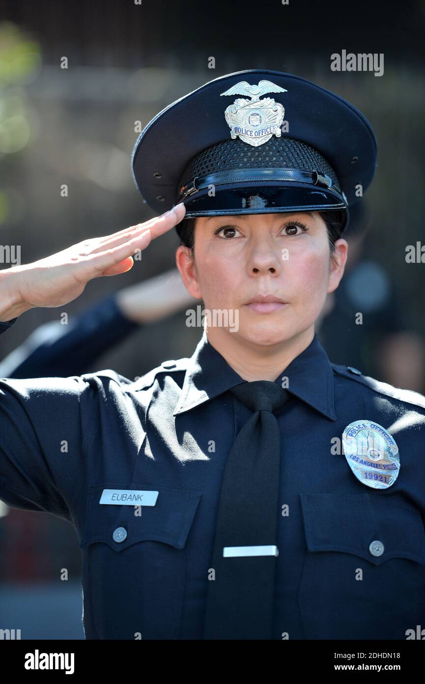 La cérémonie de dévoilement de la star hollywoodienne de LAPD honore les policiers déchus de la division Hollywood du département de police de Los Angeles. Les officiers déchus sont : le policier Clyde Pritchett (1936), le policier Clay N. Hunt (1955), le policier Ian J. Campbell (1963), le policier Robert J. Cote (1969), le détective Russell L. Kuster (1990), le policier Joe Rios (1993), le policier Charles D. Heim (1994) et le policier Nicholas Lee (2014). 23 octobre 2017 à Los Angeles, Californie. Photo de Lionel Hahn/AbacaPress.com Banque D'Images