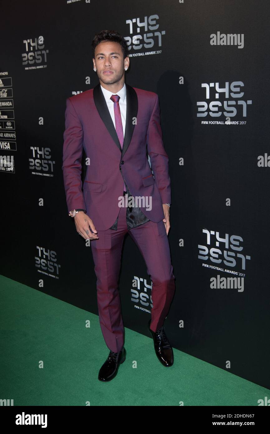 Neymar Jr arrive sur le tapis vert aux Best FIFA football Awards au  Palladium Theatre, Londres, Royaume-Uni, le 23 octobre 2017. Photo de Henri  Szwarc/ABACAPRESS.COM Photo Stock - Alamy