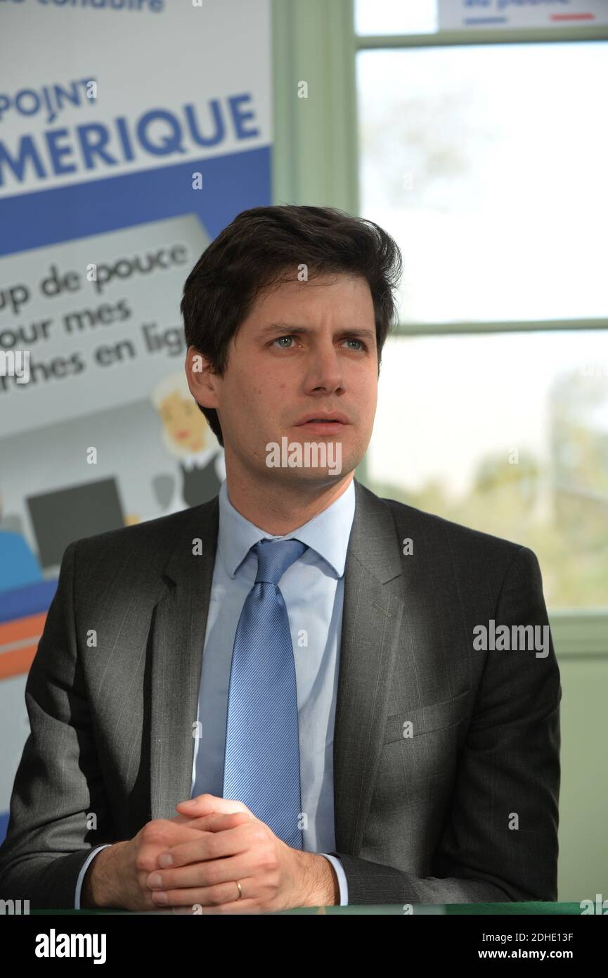 Julien Denormandie, ministre adjoint de la cohésion territoriale lors de sa visite à la Rochelle, Charente-Maritime, France, le 31 octobre 2017. Photo par Arnault Serriere/ABACAPRESS.COM Banque D'Images