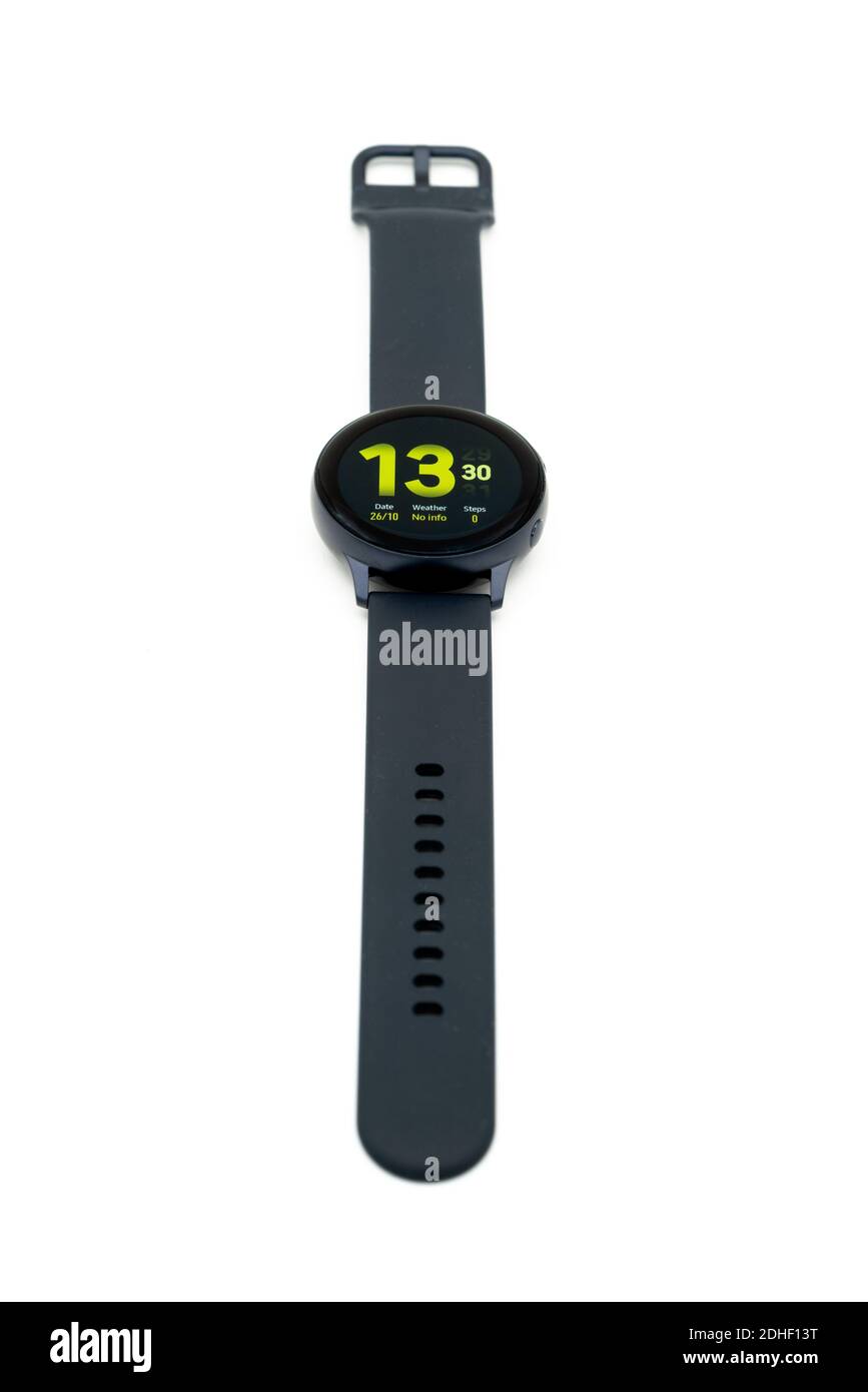 Montre Samsung Watch Active 2 SmartWatch isolée sur blanc arrière-plan Banque D'Images