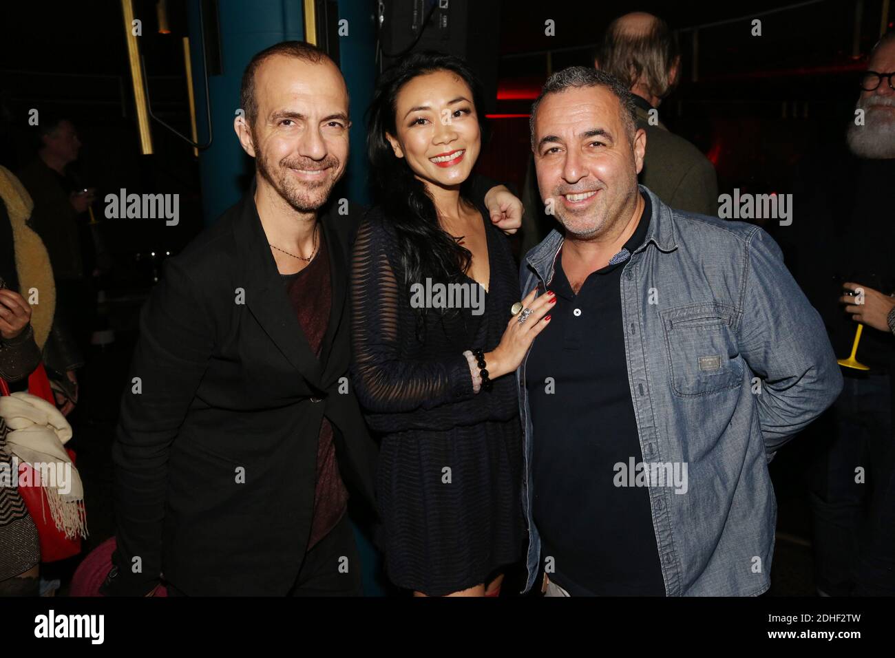 Exclusive - Malika Lambert, Calogero et son frère Gioacchino Maurici (cartes) décors de la soirée d'anniversaire de Gioacchino Maurici (frère de Calogero) et Malika Lambert au Club Paradisio, Paris, France, le 24 novembre 2017. Photo de Jerome Domine/ABACAPRESS.COM Banque D'Images