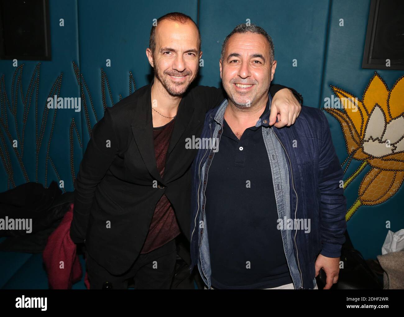 Exclusive - Calogero et son frère Gioacchino Maurici (cartes) décors de la soirée d'anniversaire de Gioacchino Maurici (frère de Calogero) et Malika Lambert au Club Paradisio, Paris, France, le 24 novembre 2017. Photo de Jerome Domine/ABACAPRESS.COM Banque D'Images