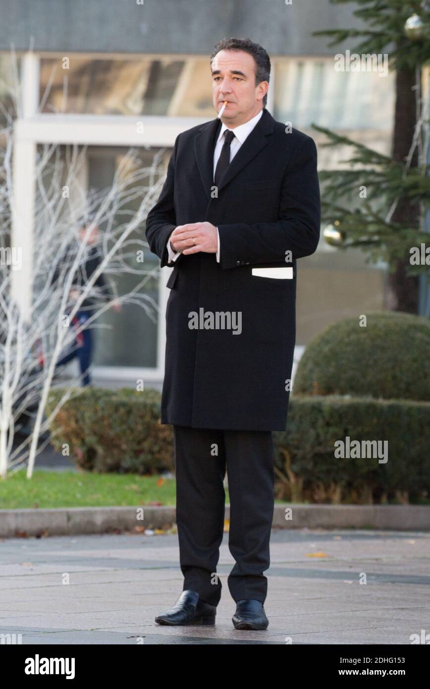 Olivier Sarkozy lors des funérailles d'Andrée Sarkozy aka Dadue, mère de l'ancien président français Nicolas Sarkozy, à l'église Saint-Jean-Baptiste de Neuilly-sur-Seine, France, le 18 décembre 2017. Photo par ABACAPRESS.COM Banque D'Images