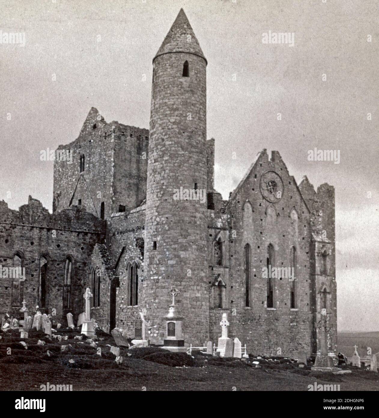 Cathédrale, incendiée par le célèbre comte de Kildare, Rock de Cashel, Irlande, vers 1903 Banque D'Images