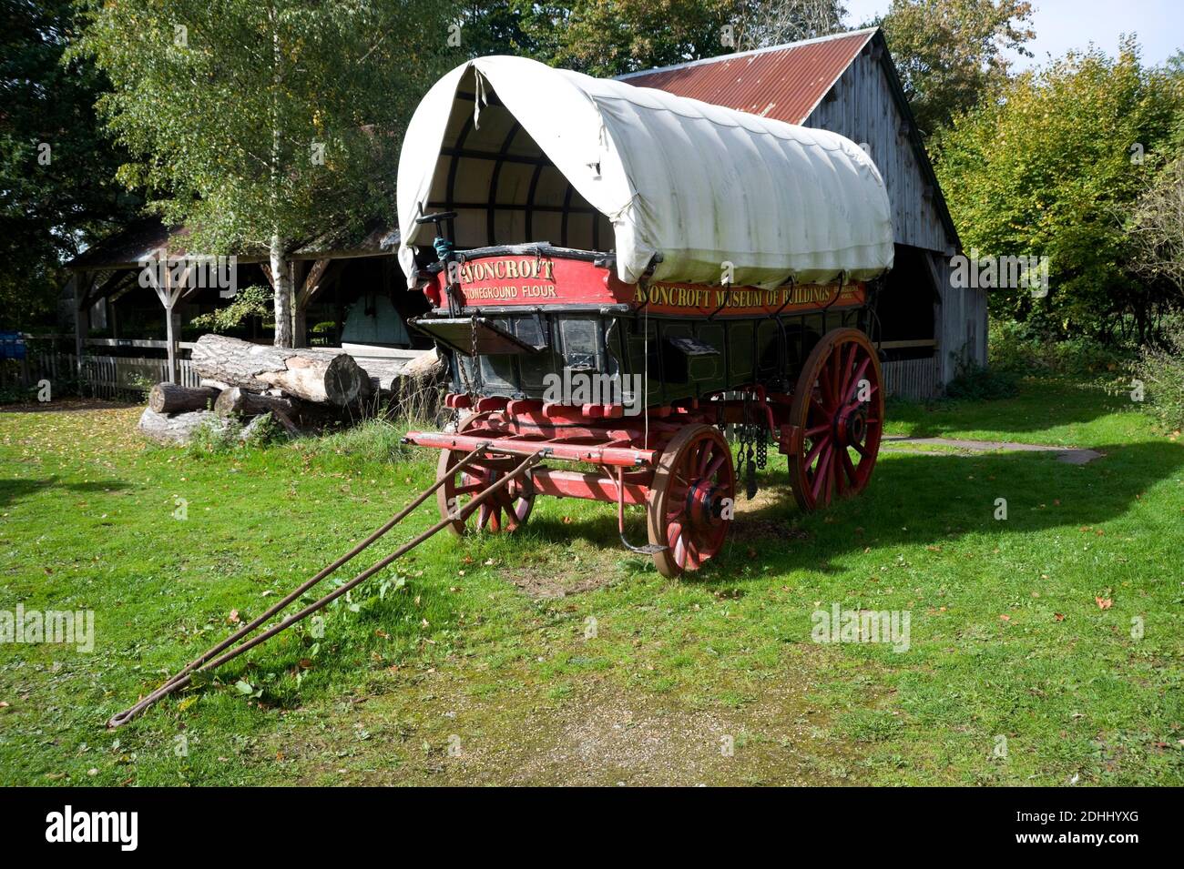 Chariot couvert au musée Avoncroft des bâtiments historiques Stoke Heath Bromsgrove Worcestershire Angleterre Royaume-Uni Banque D'Images