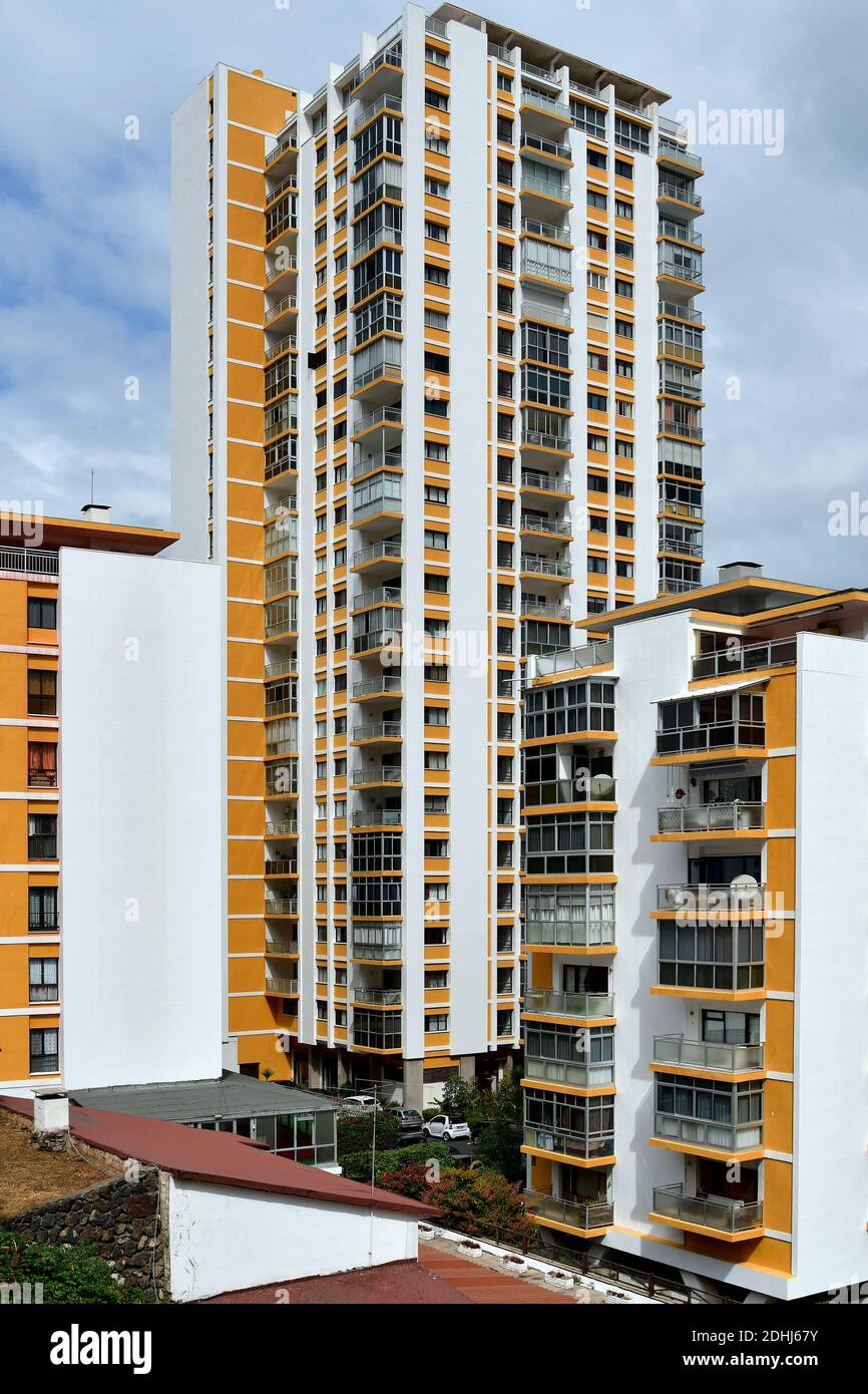 Espagne, Iles Canaries, Tenerife, immeuble résidentiel à Puerto de la Cruz Banque D'Images