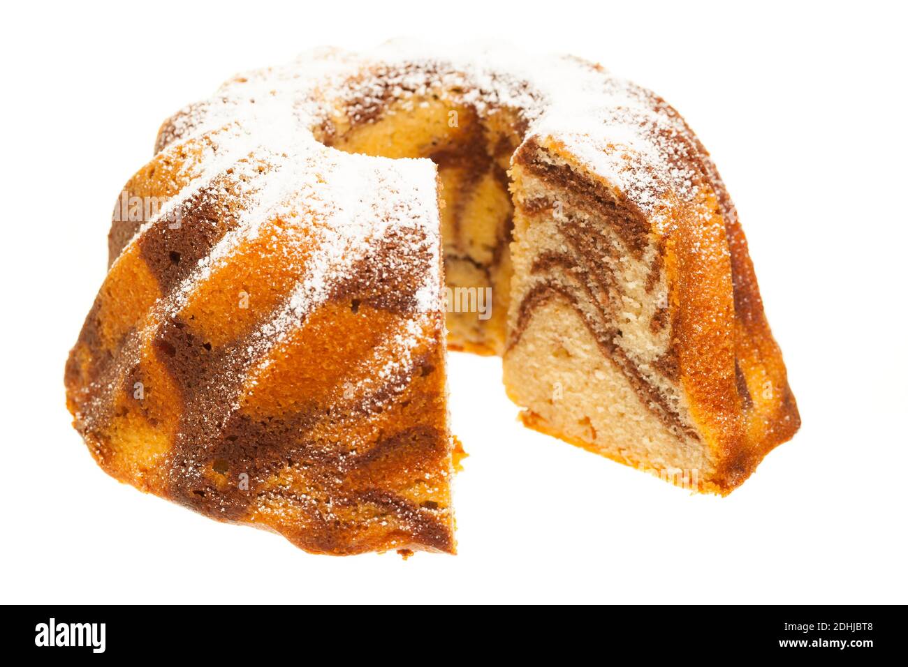 Gâteau de marbre isolé sur fond blanc Banque D'Images