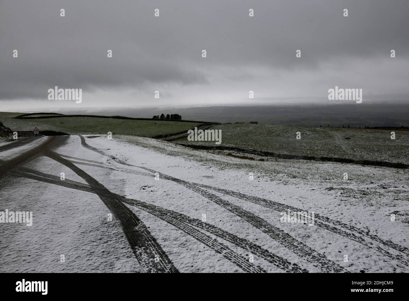 La photo est une scène neigeuse dans les Yorkshire Dales au-dessus de Leyburn. Météo neige hiver neige neige neige neige neige neige neige Banque D'Images