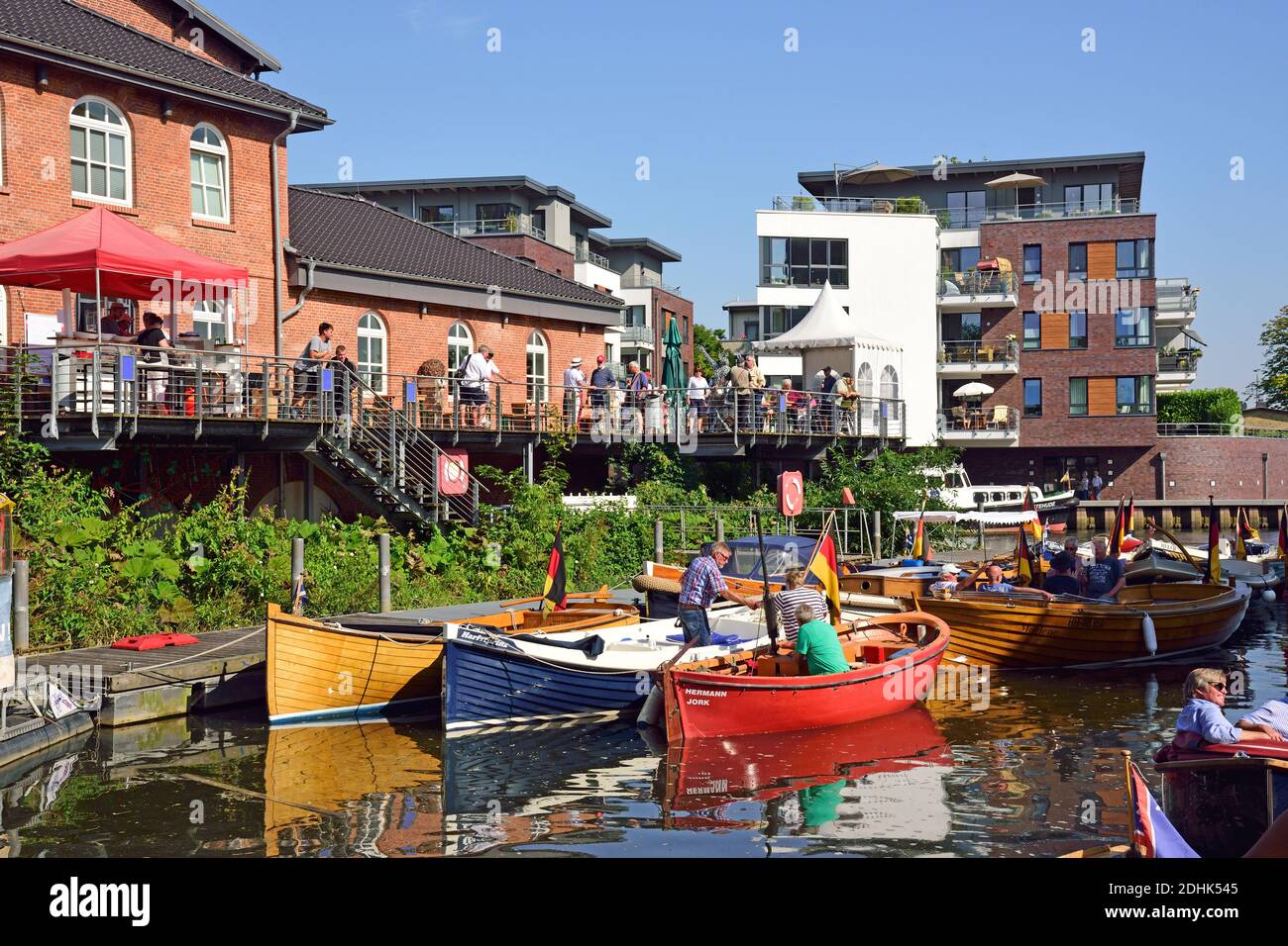 Europa, Deutschland, Niedersachsen, Buxtehude, Metropolregion Hambourg, Este, Hafen, Wohnen am Wasser, Treffen, Tuccurboote Banque D'Images