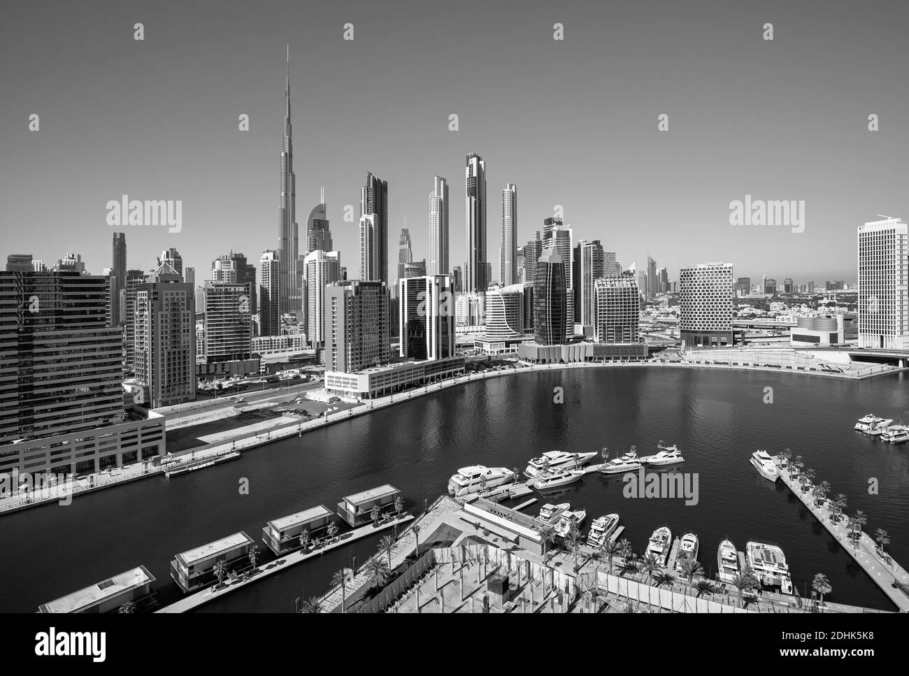 Amazing Dubai centre-ville skyline au coucher du soleil, Dubaï, Émirats Arabes Unis Banque D'Images