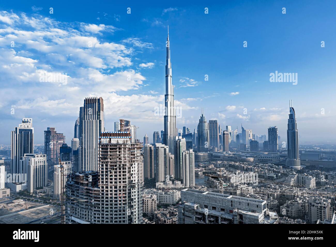 Amazing Dubai centre-ville skyline au coucher du soleil, Dubaï, Émirats Arabes Unis Banque D'Images