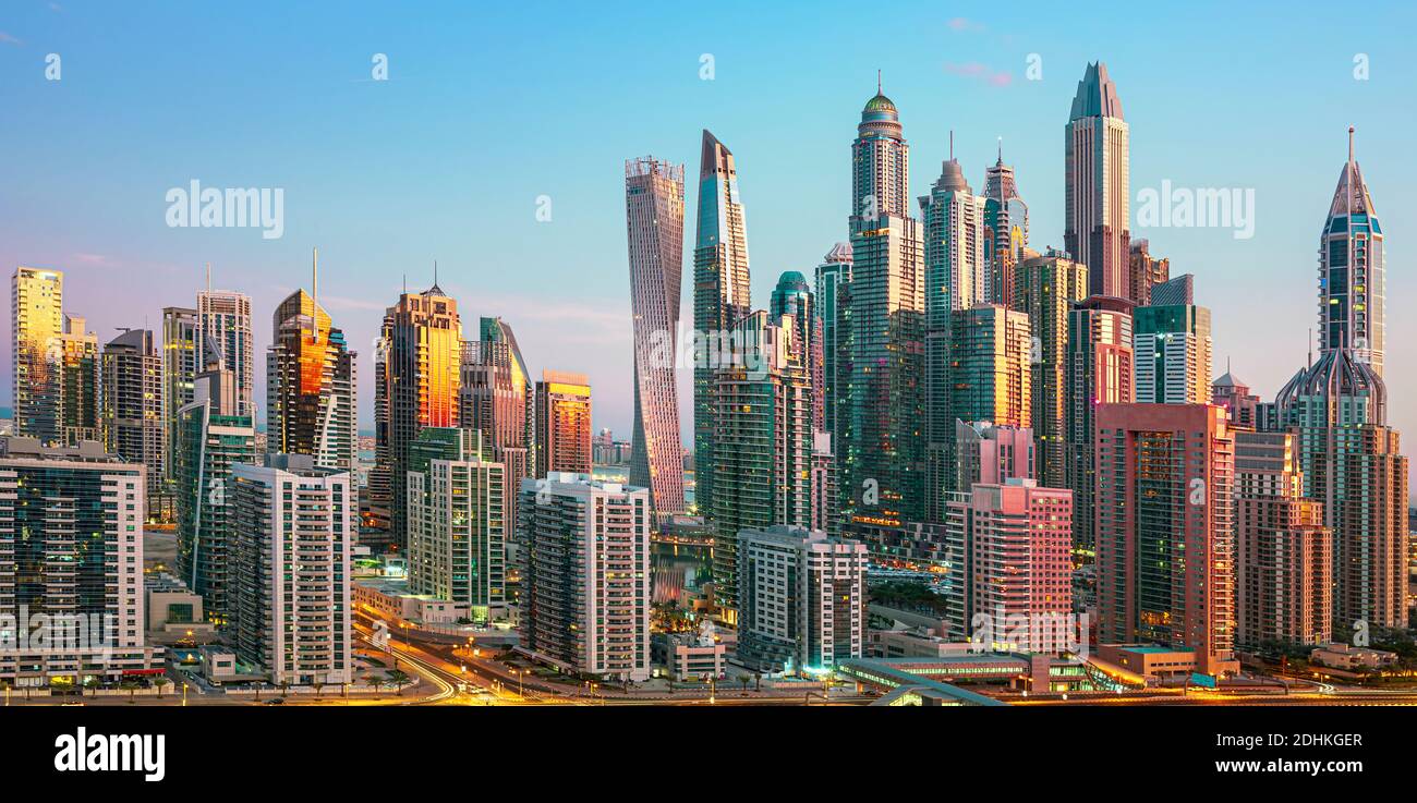 Vue sur le centre-ville de Dubaï au lever du soleil, Émirats arabes Unis Banque D'Images