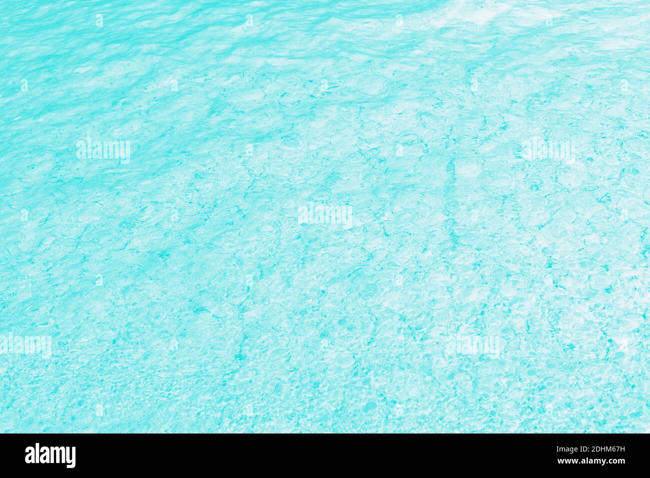 Turquoise bleu turquoise couleur bleu-vert, motif reflet de l'eau. Arrière-plan abstrait inégal Banque D'Images Turquoise bleu turquoise couleur bleu-vert, motif reflet de l'eau. Arrière-plan abstrait inégal Banque D'Images