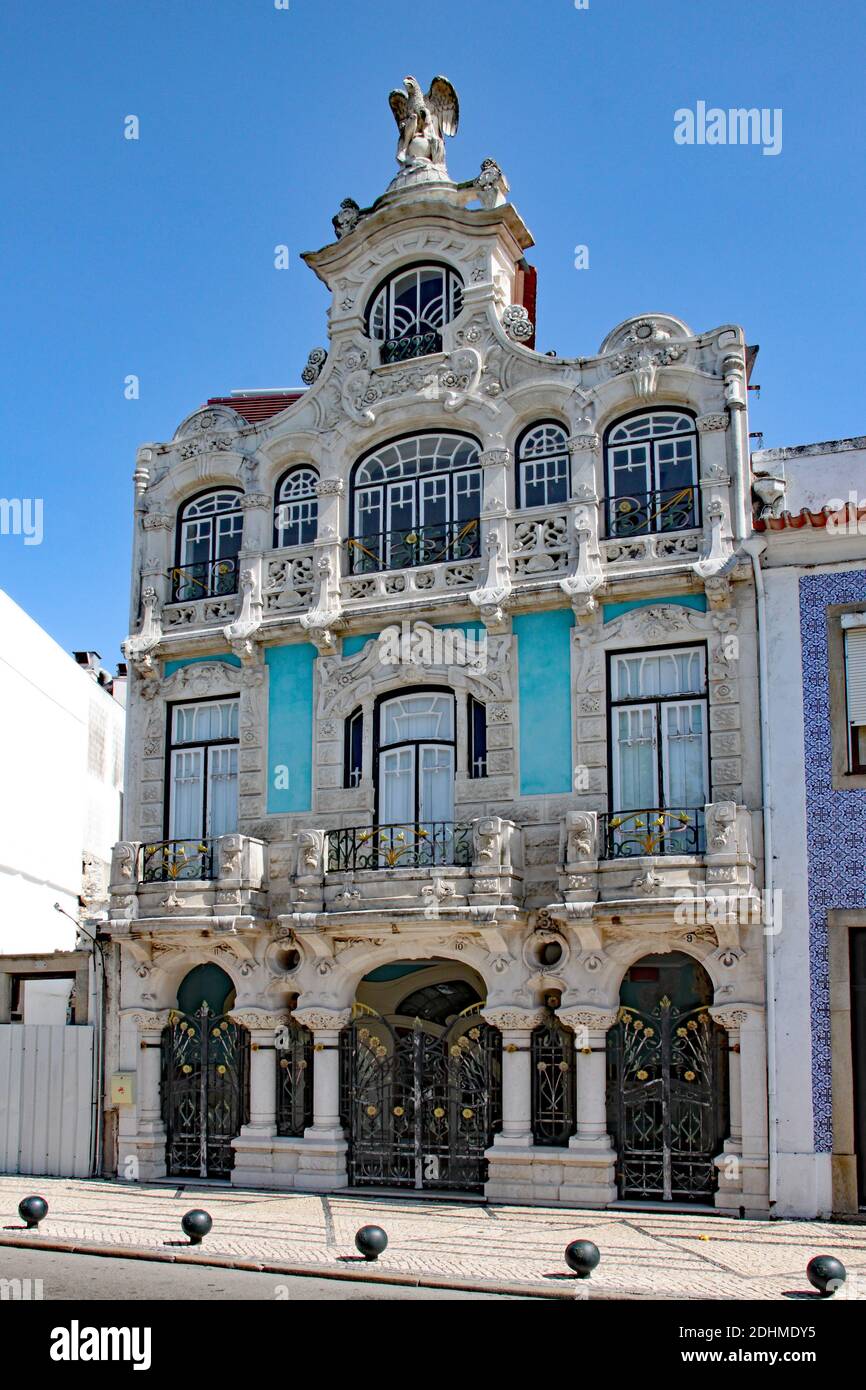La façade ouvragée du Musée d'Art Nouveau à Aveiro, Portugal. Le musée se trouve dans l'ancienne résidence de Mário Pessoa Banque D'Images